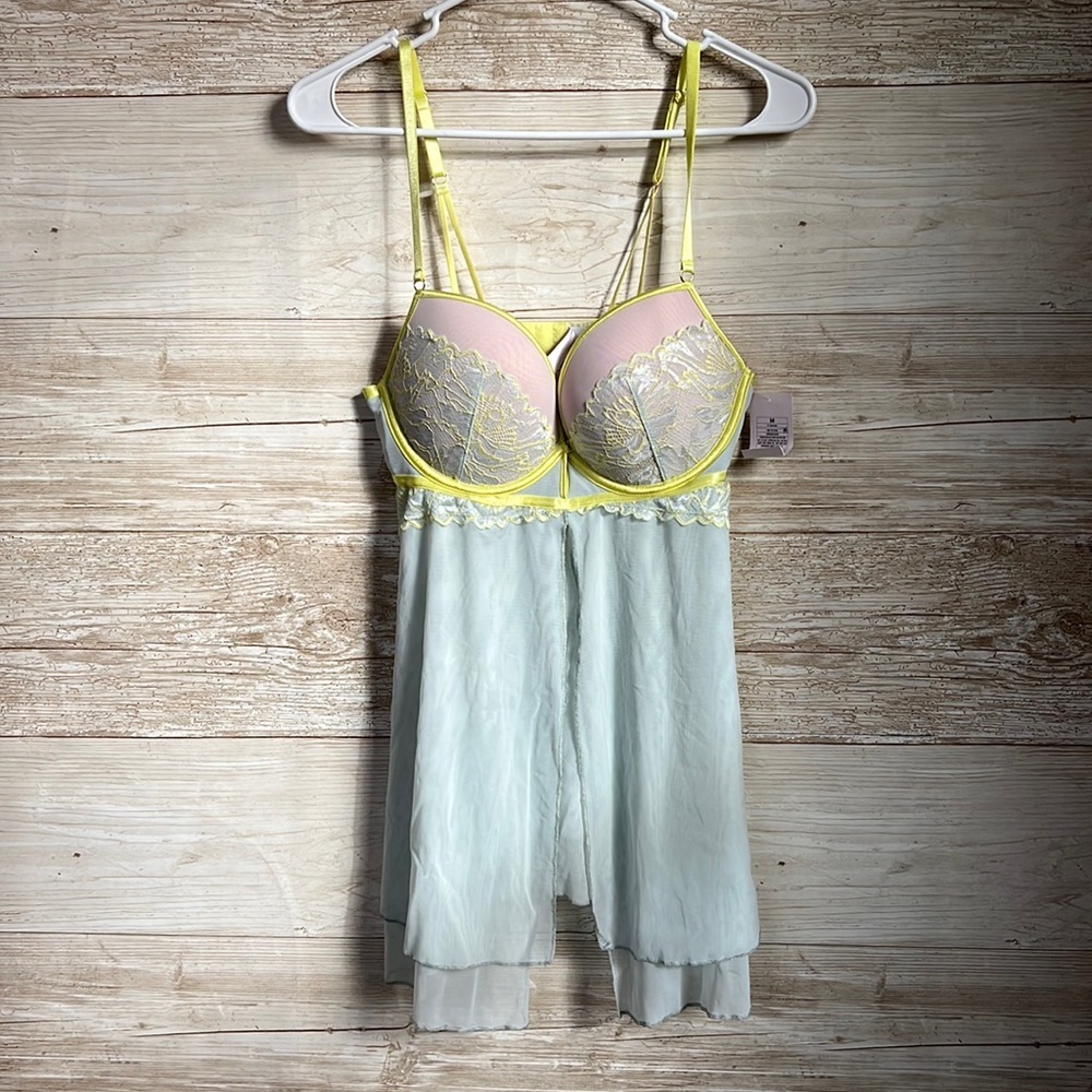 Delicate Lace-Trim Chemise in Pastel Pink and Pale Mint